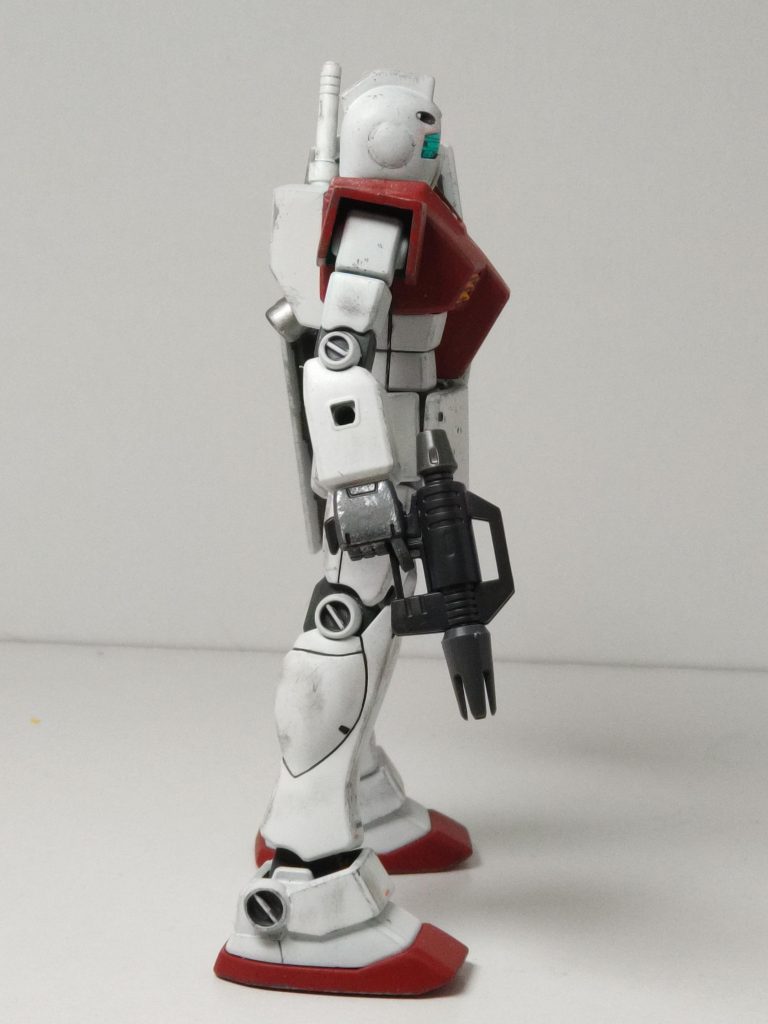 武器のビームスプレーガンは手持ちのシステムウェポンから拝借