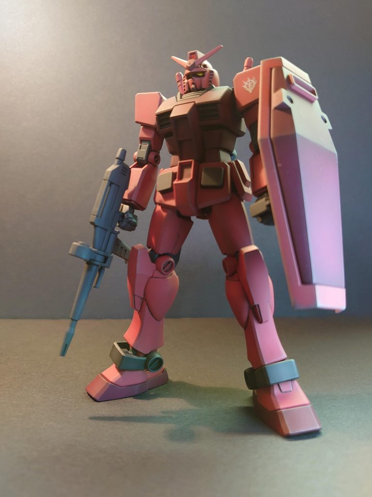 股間のVマークとシールドの十字をエポパテで埋めました