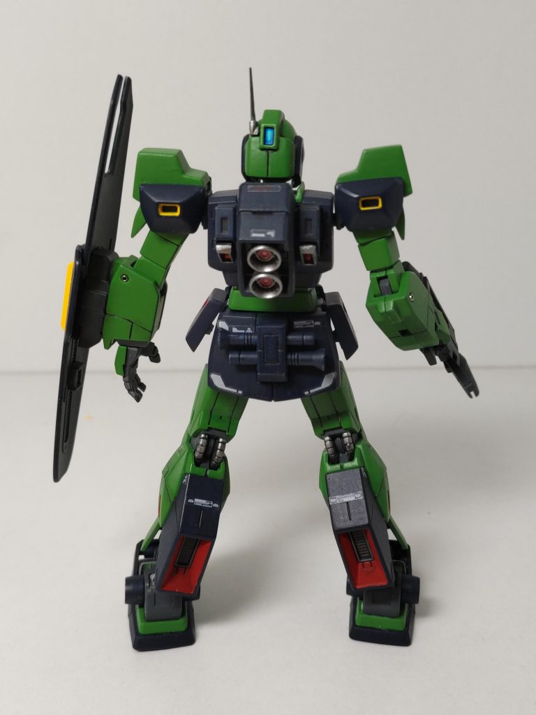 バーニアはアクリルのシルバーで塗装後内部をエナメルのクリアレッドで塗装デカールはガンダムデカールのZ系汎用とRG ガンダムMk2の余りを使用