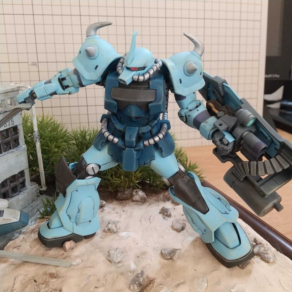 グフカスタムは、表面処理してからのウェザリングです。