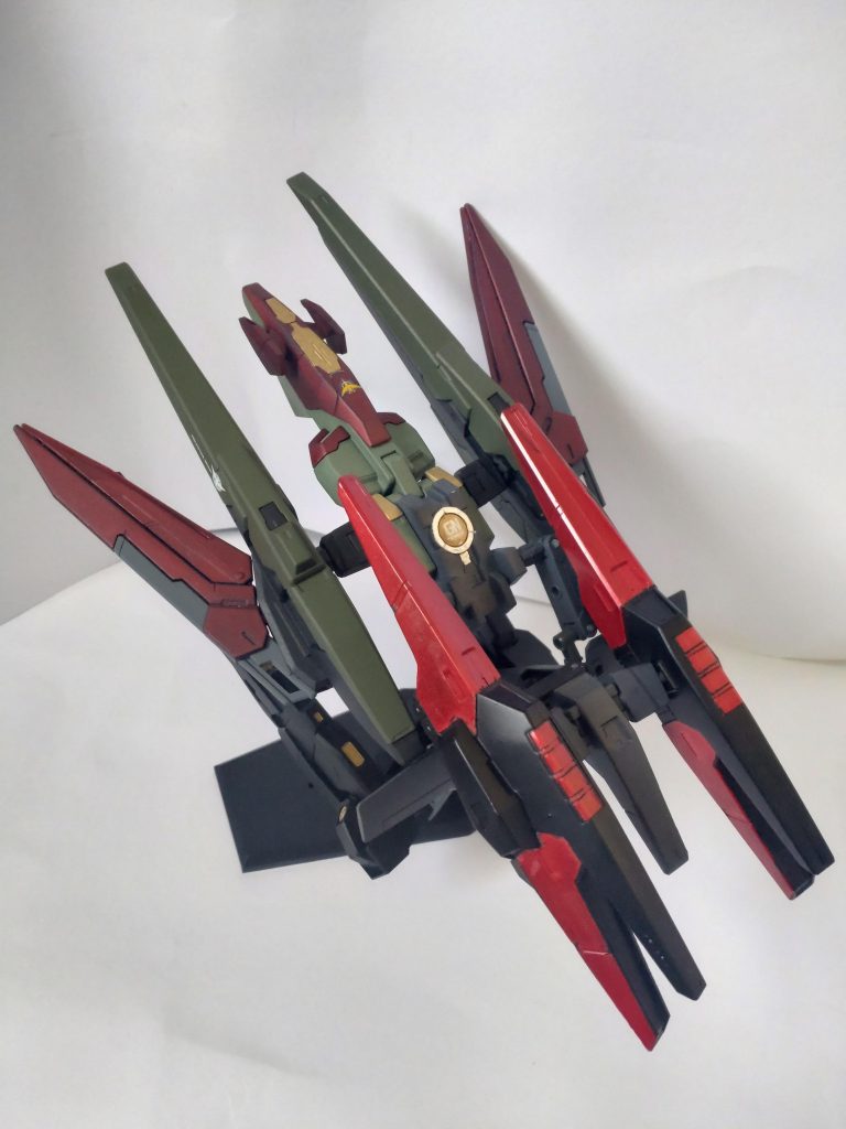 支援機単体です。VコマンドガンダムのVフォースワンをイメージ。