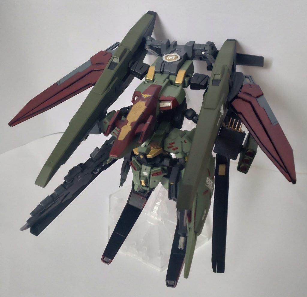 かなり無理矢理ですが、GARMSでよくみるクルーザー的な形態へ変形させてみました。