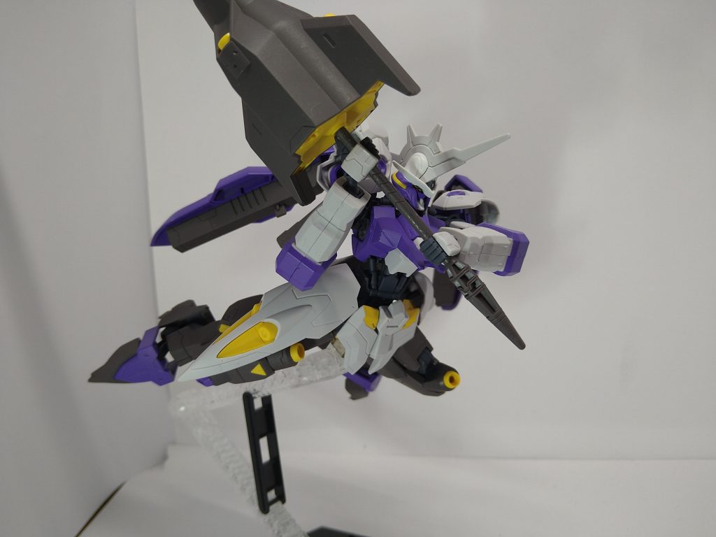 写真は以上になります。今回は復帰という意味合いも込めてそこまで突き詰めることはやりませんでしたが次回は本気でやるつもりです。次回作は月内には挙げる予定です。次回は久しぶりにAGE2の改造品になる予定ですので楽しみにして頂けたら幸いです。ここまで見て頂きありがとうございました。良ければ他の作品も見て頂けると作者が喜びます。