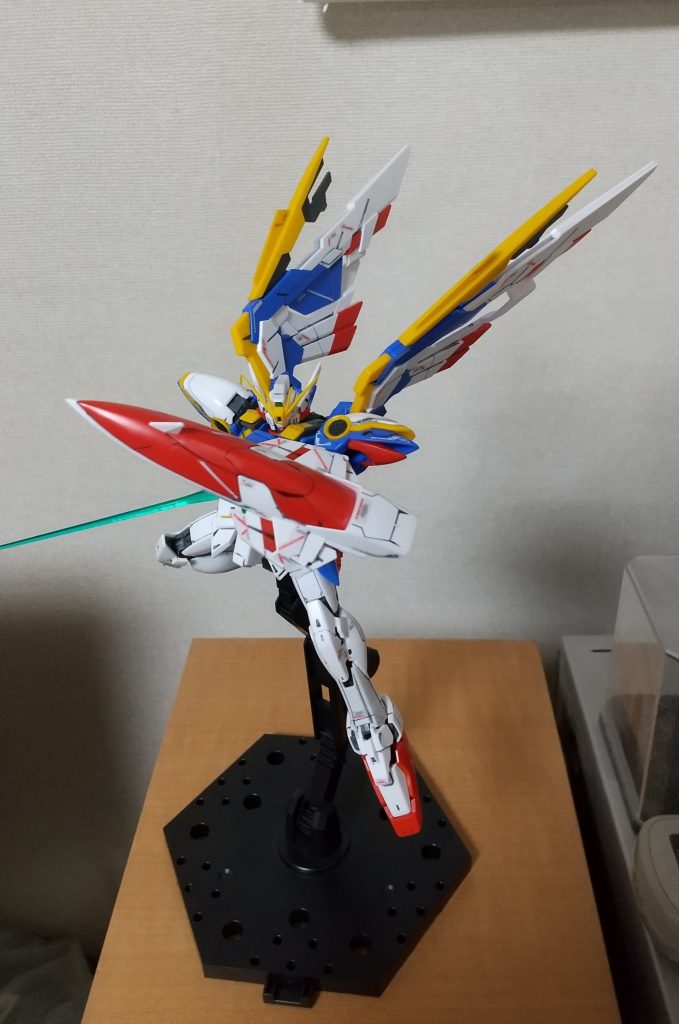 カッコ良く防御の図。やっぱりウイングガンダムはカッコいいなぁ～！今回は以上です。近々新しいのを投稿します。ではまた👋