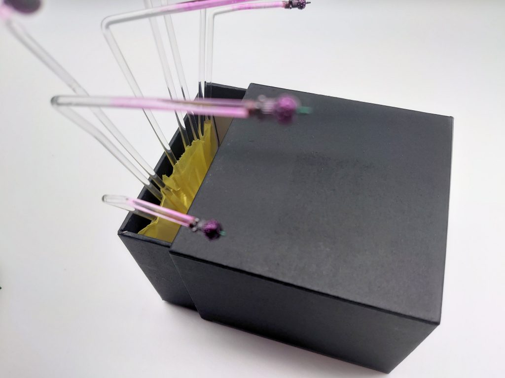 土台はダイ●ーで購入のBOXにプラ棒くっつけた、お手軽仕様。