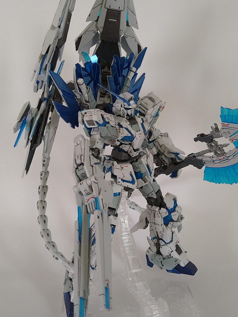 写真では分かりませんが、外装のブルーはメタリックブルー２色で塗り分けしました。