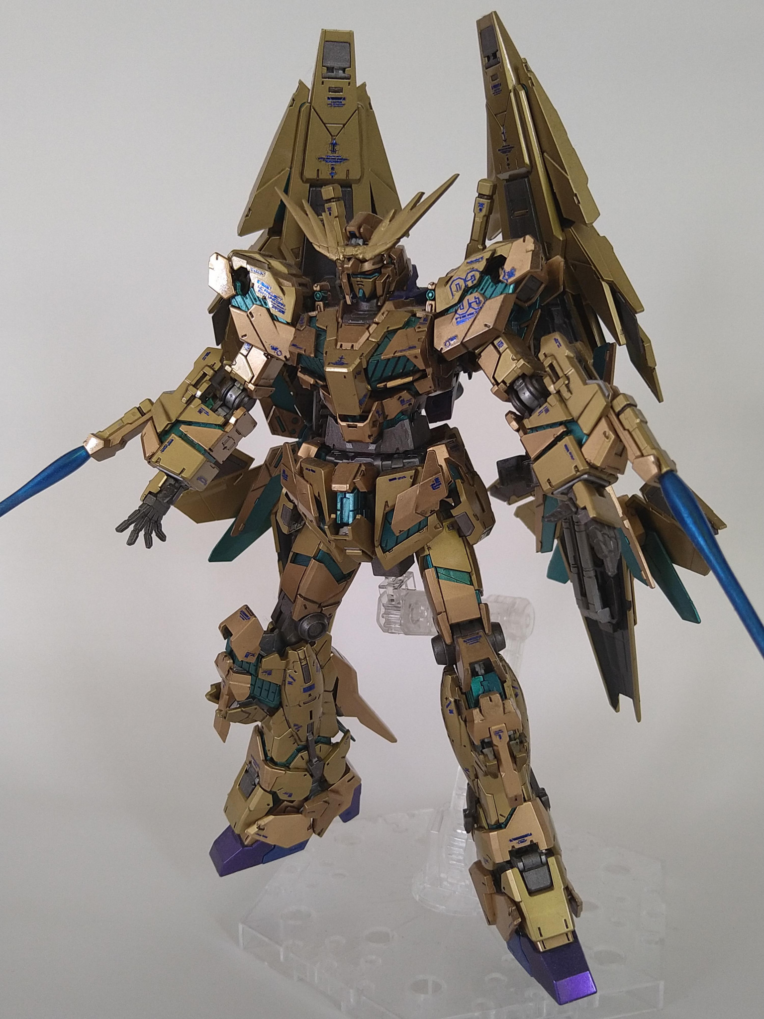 RGユニコーンガンダム03フェネクス｜しまさんのガンプラ作品｜GUNSTA