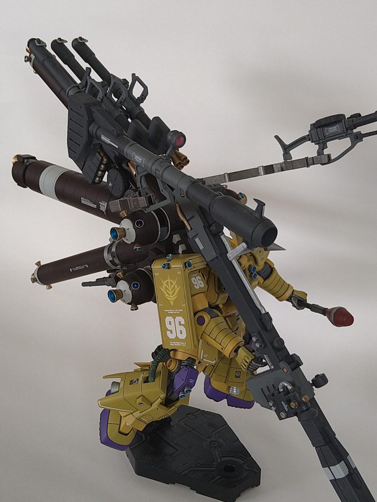 バズーカ、マシンガンも２色で塗り分けしました。