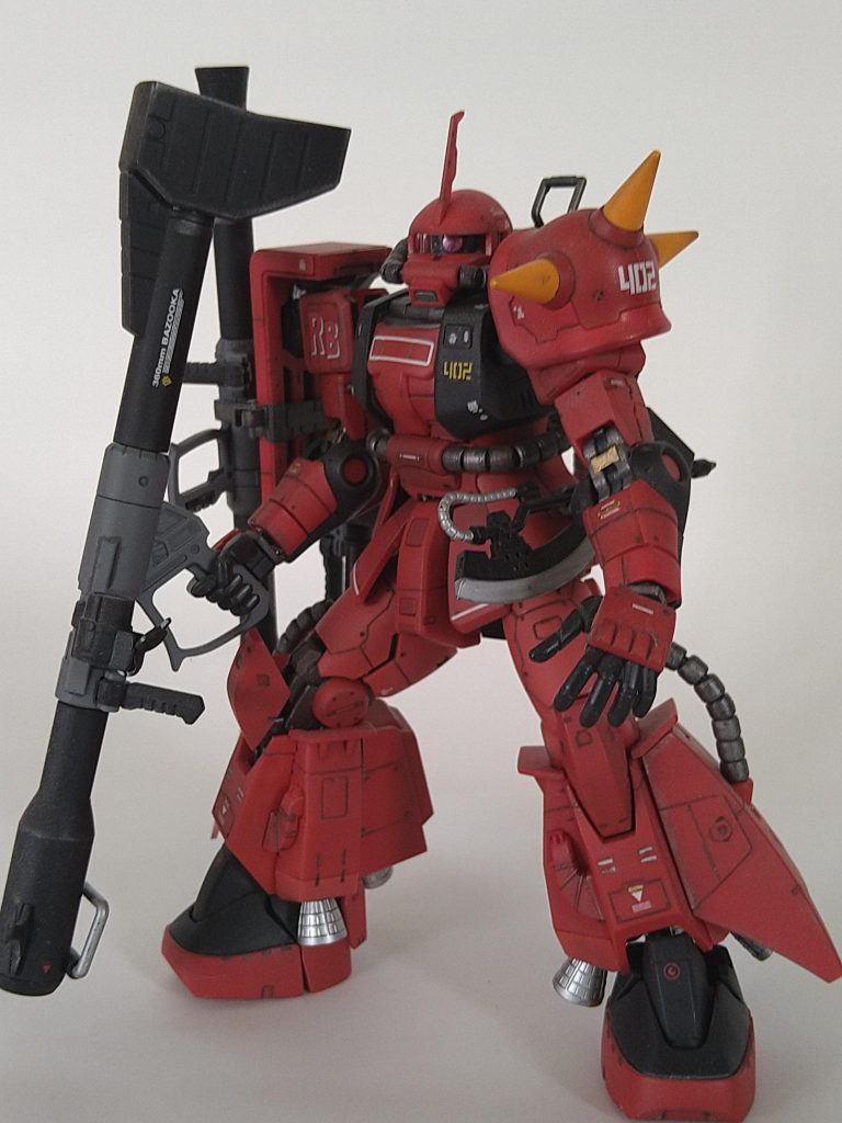 プロポーションはそのままでモールドの彫り直し、レッド３色で塗り分けしました。つや消ししたら色分けがちょっと分からなくなったのが今後の課題です（笑）