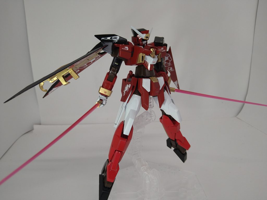 「ビームサーベル」特に何も変わらない普段のビームサーベルです。カラーリングだけ柄の部分を金、持ち手を赤に塗っています。以上が本機体の武装になります。