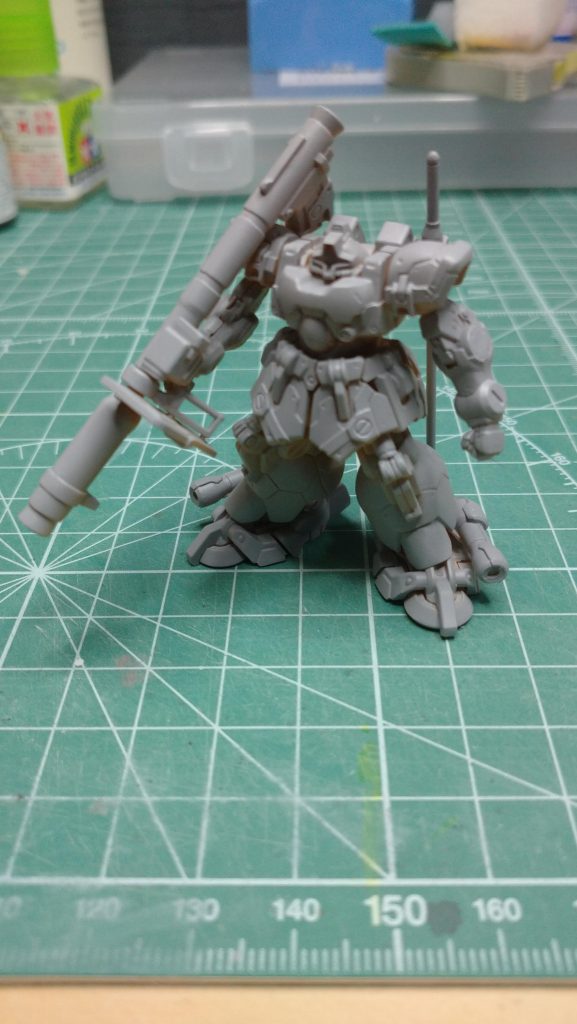 合わせ目消し後のサフ姿