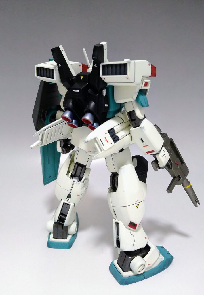 メタリックカラーで塗った部分もつや消しコートしています。しっとりと鈍く光るのが好きです。