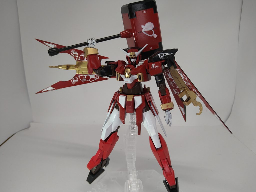 ハンマーの片面にはドクロを、反対の面には彼女のトレードマークのハートをあしらいました。こちらは手書きです。(本当ならハートデカールを自作or購入予定でしたがイメージ通りのハートデカールが売ってない&自作する為の設備が我が家には無かったので……)