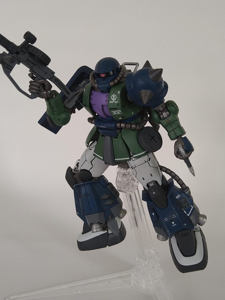 ブルーは渋めにちょっと暗めに設定。