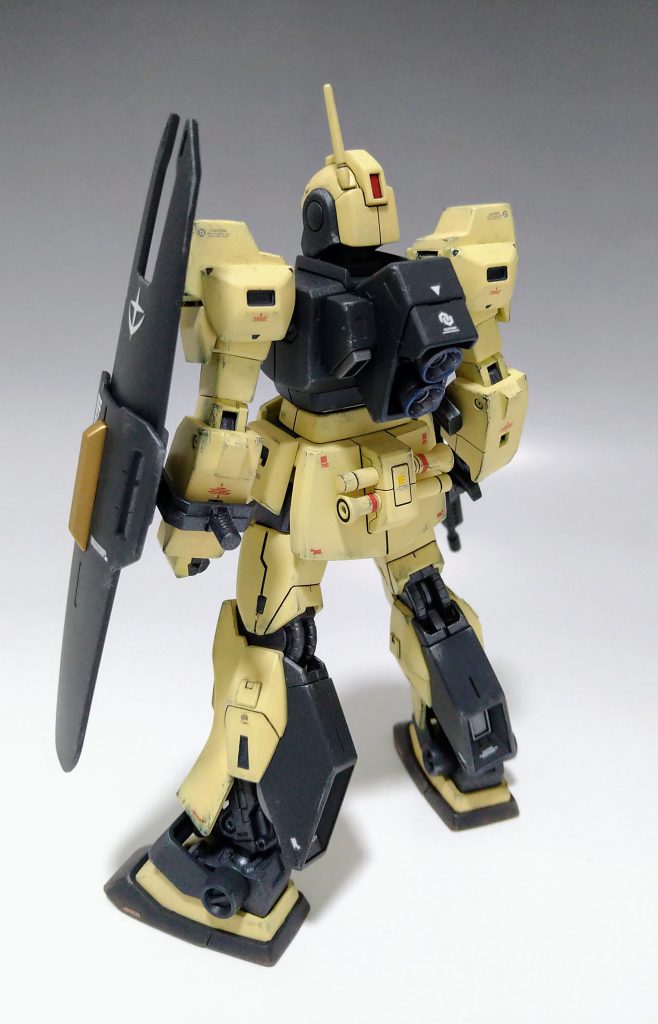 ふくらはぎのスラスターの塗分けは面倒なのでしていません。