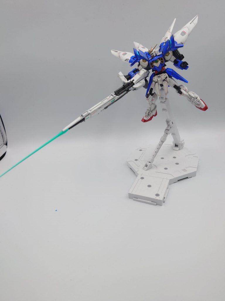 ネタでバスターライフルをサーベル化。長い。こんなんどう使うんだよ。。。