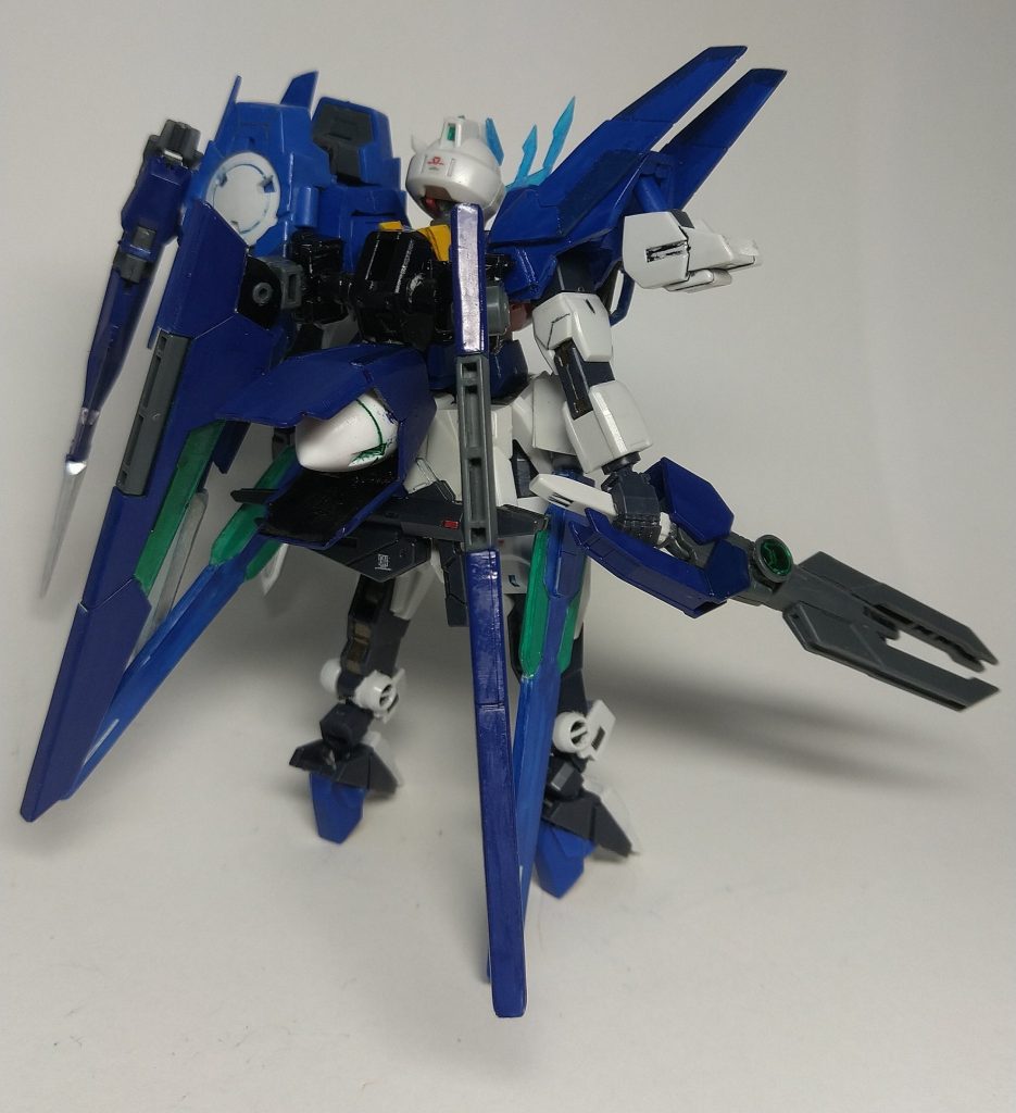 トランザムシステムの使用も可能となっている。コアユニコーンと同様に足をハイヒール化しています。内部にGNバーニアを仕込んでます。武装GNコアスプレーガンコアハイパーバズーカGNビームソードライフルノヴァクロスユニット改(GNソードビット×4、GNフィールド発生装置、ABCマントの複合兵装)GNフィンファング×2GNライフルビット×2GNビームサーベル×2GNフレイムサーベル×2頭部バルカン