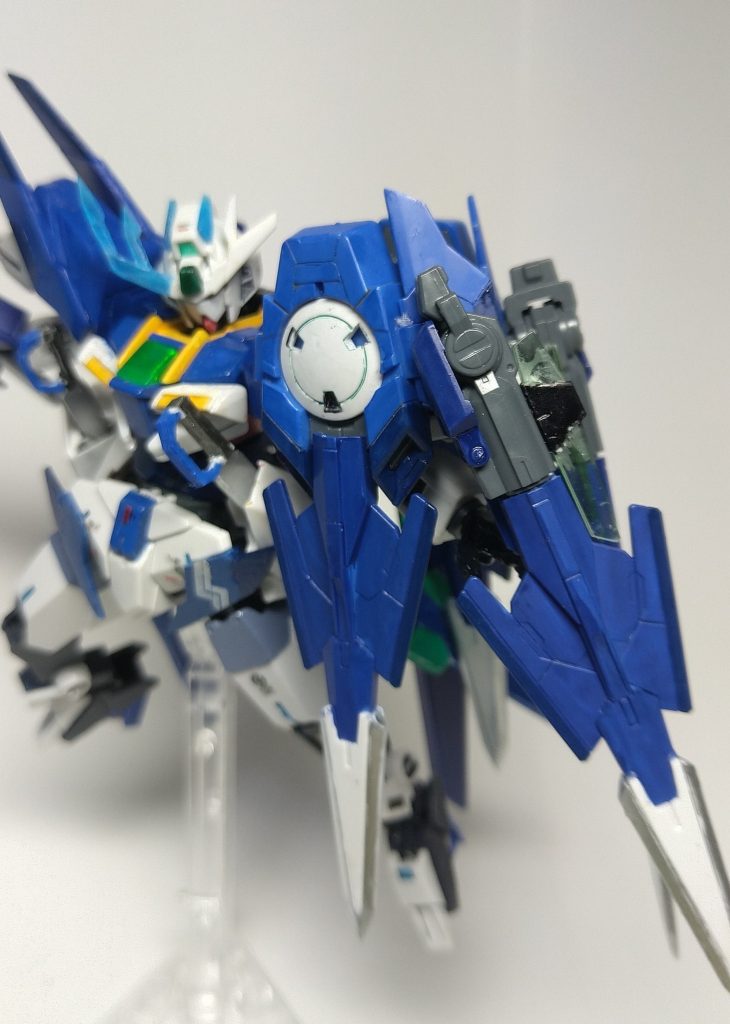 ノヴァクロスユニット改ビルドコアノヴァが装備していたノヴァクロスユニットの強化型。GNフィールドの防御力向上、GNソードビットの強化&増設など、攻防ともに強化されている。