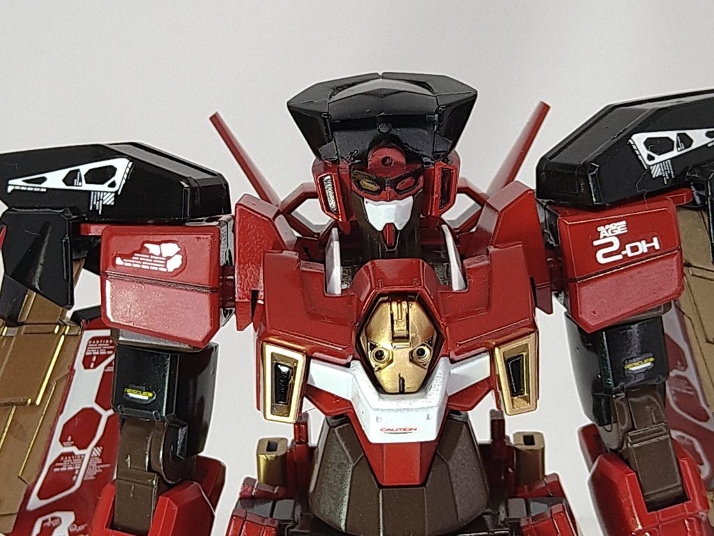 【オマケ】目の部分は彼女のトレードマークでもあるオッドアイと同じ色になっています。当初は眼帯部分にハンマーにも描いたハートを描こうと思ったのですがHGでは流石に難しすぎました…MGを作る機会があればそこで再チャレンジしたいです。という訳で今回はこれで以上になります。ここまで見て頂きありがとうございました!次回作は未定です。