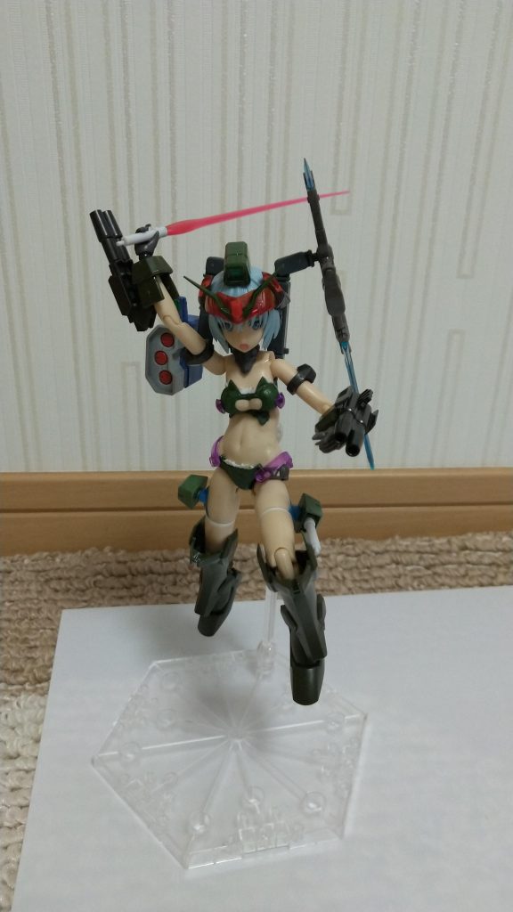 各パーツは状況に応じてパージが可能。ビームサーベルの抜刀時にも邪魔にはなりません。