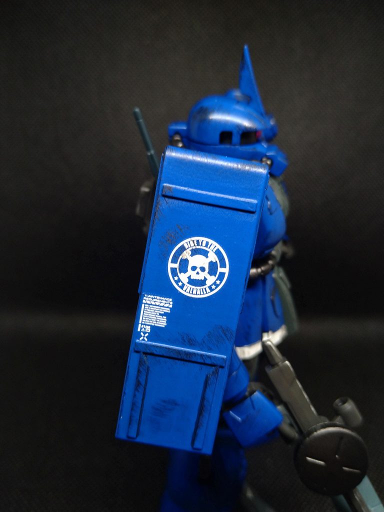 シールドや胸部には