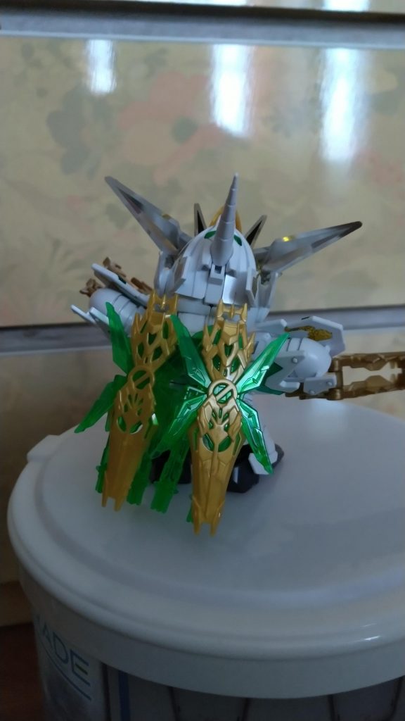 後ろはこんな感じ。更に、覚醒モードでついにヤツがその真の姿を表すっ！！