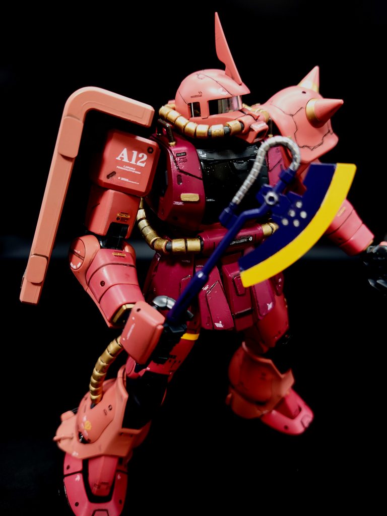 エアブラシ全塗装。【塗料】シャアピンク、ハーマンレッド、蛍光ピンク、黒鉄色、ガンメタ、ウィノーブラック、クリアイエロー、クリアレッド、アイアン、パープル、キアライエロー、4アーティストマーカー(ゴールド、シルバー)等【追加パーツ】ガトリングガン(コトブキヤ)、プラバン、メタルシール、バーニャ、精密スプリング等