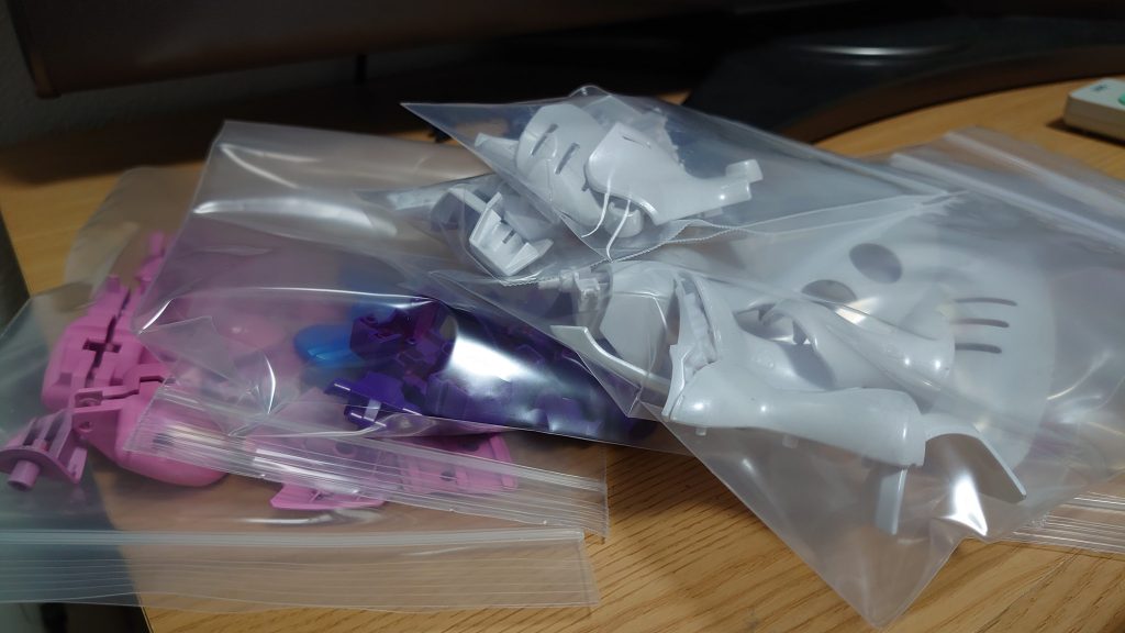 外装パーツ塗装後市販の缶スプレーにて塗装しました。