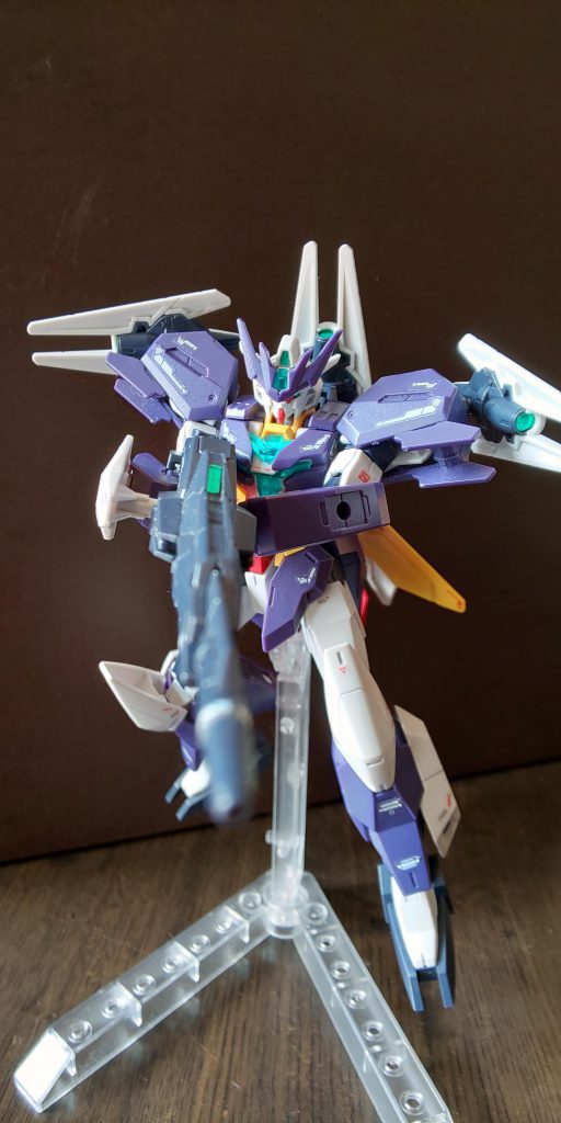 他のガンプラからデカールを拝借して、半光沢です。 