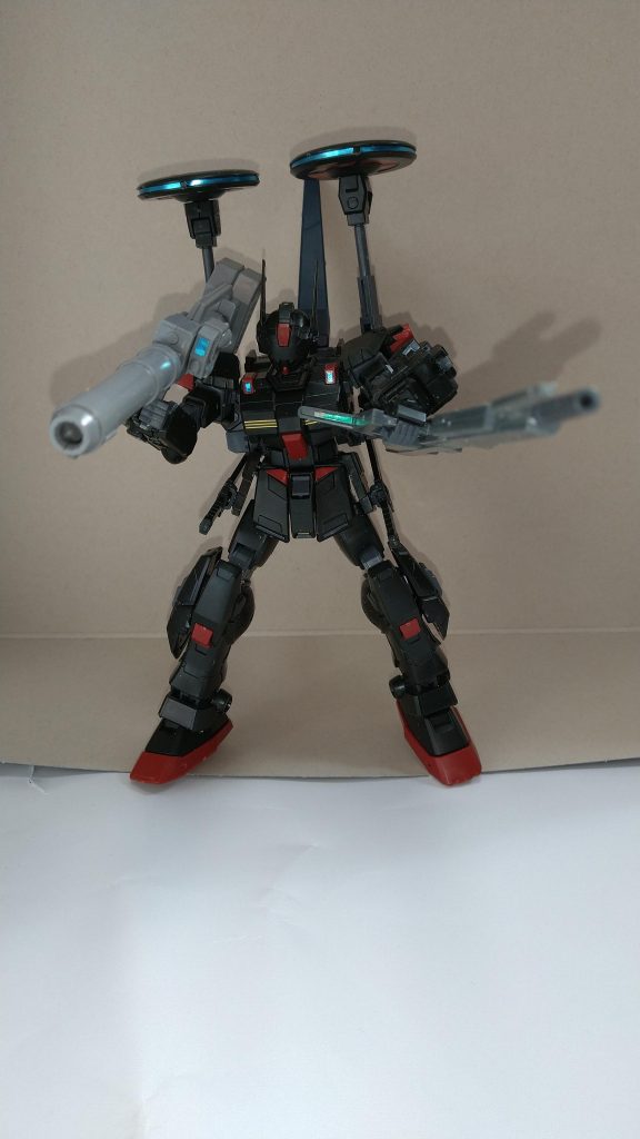 これにより更に戦場を支配する範囲が拡大しており、さらにビーム兵器も使える為狙撃を行う事も可能。