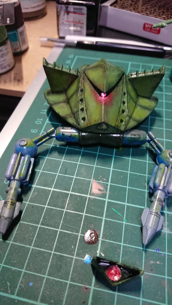 モノアイの塗装で発光表現してみました。