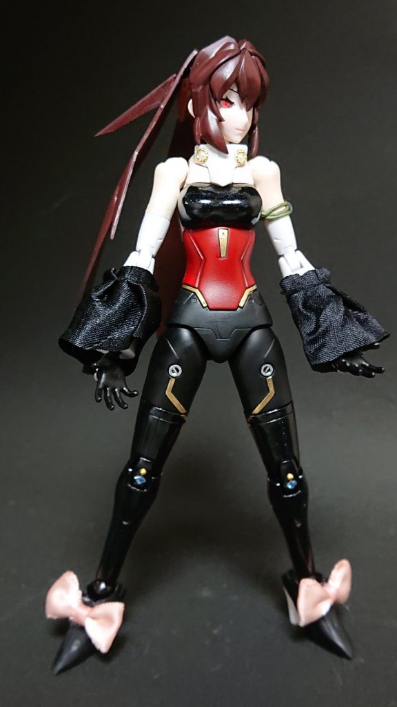 工作中その２。全然見えませんが塗装もそれなりに？塗り分けています。ドレスらしくなるように上腕や肩回りを肌色に変更しました。