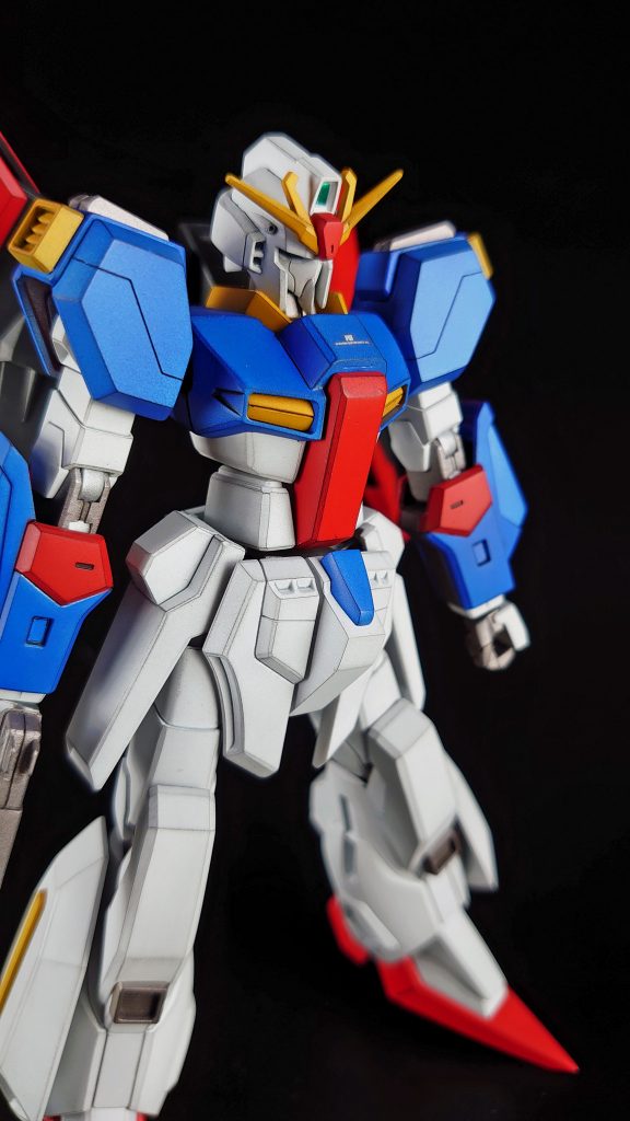 カラーリングはシルバーサフからのキャラクターホワイト、キャラクターレッド、キャラクターブルーを使っています。パステルシャドウを軽めに入れて、スーパースムースクリアーで仕上げました。Oh！ I can't help believing you必ず買えると　去年から信じていたキット呼び合う　心があればお店に　ああ　ガンプラそれは何より強い祈りのサインなの無限の物欲呼び覚ますああ　高額で買う前にできること探して　Please！ Zガンダムだと思ってご覧いただいた方、申し訳ありません。偽物の乙ガソダムでした。