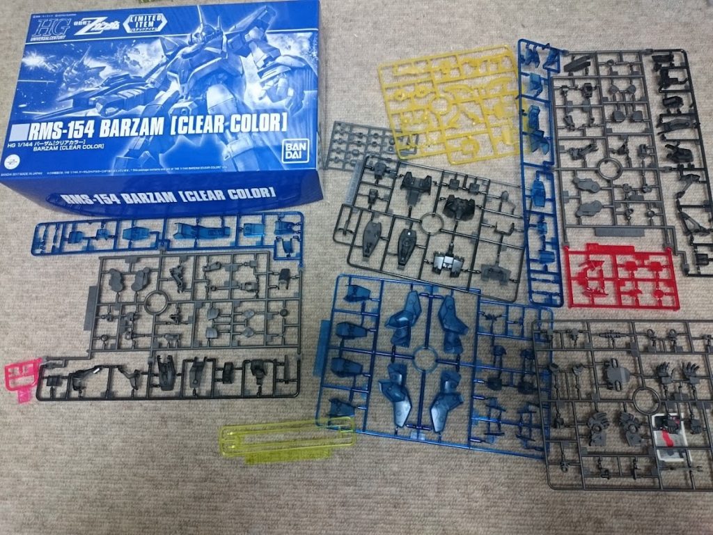 関節はラメ入りのパーツでしたのでそのままで