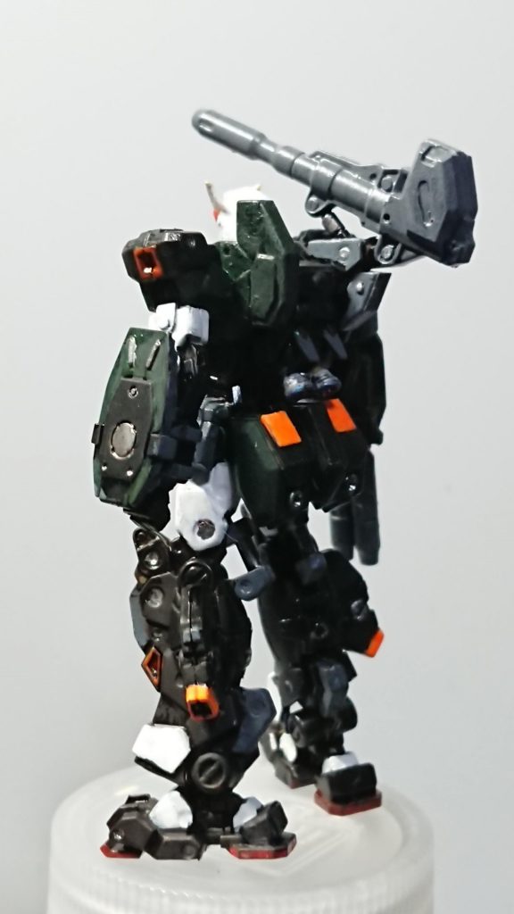 追加しました。昨日のは光が反射してギラギラしてるのでつや消しクリア塗りました。