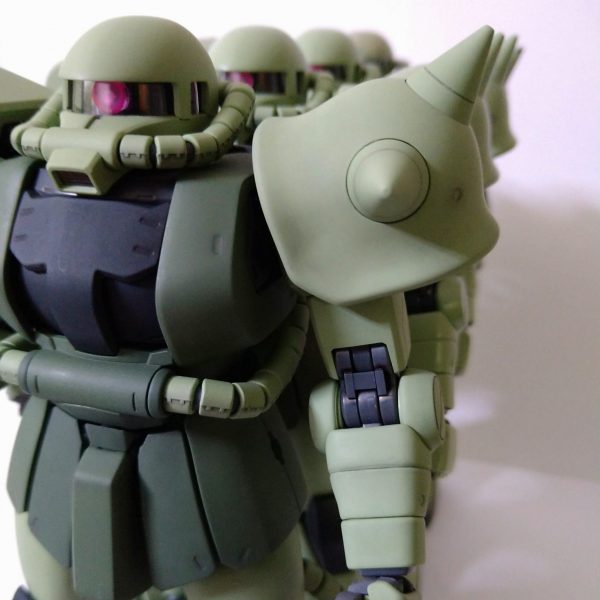 MS-06F　緑の四連星