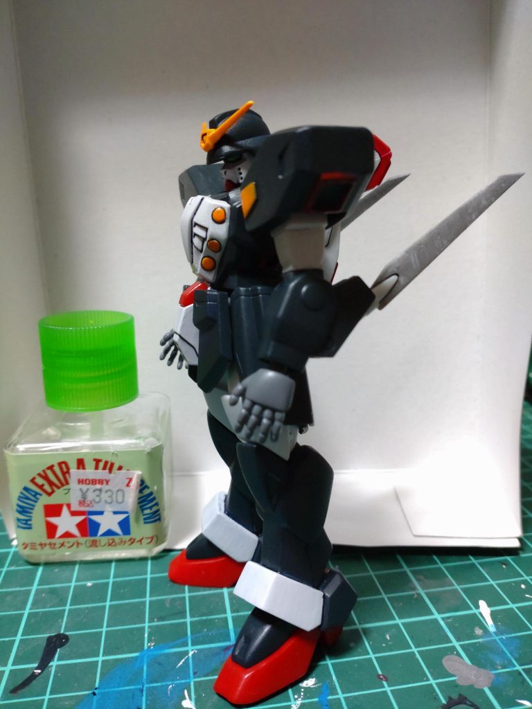 横 伸びるシュピーゲルブレードがカッコいい。当時出てた1/100位の玩具のシュピーゲルをボッロボロになるまで遊んだなぁって思い出が蘇りました(笑)