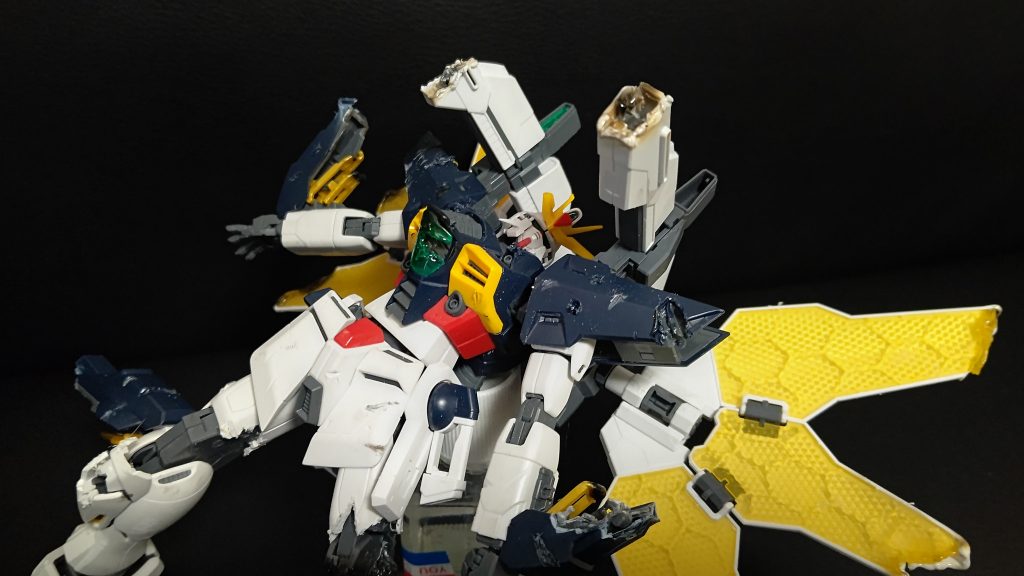 ヒートペンでキャノンを切断したりリフレクターはライターで炙ったりして溶かしました。