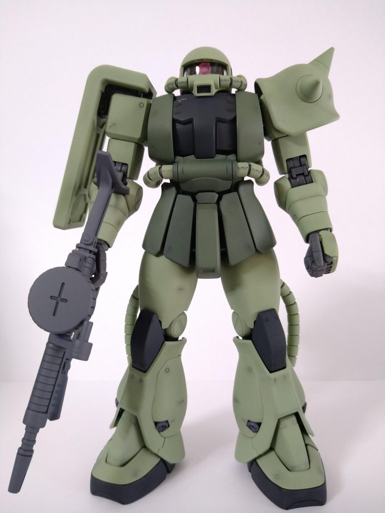 前。何の衒いもありません。ただザクが立っています。