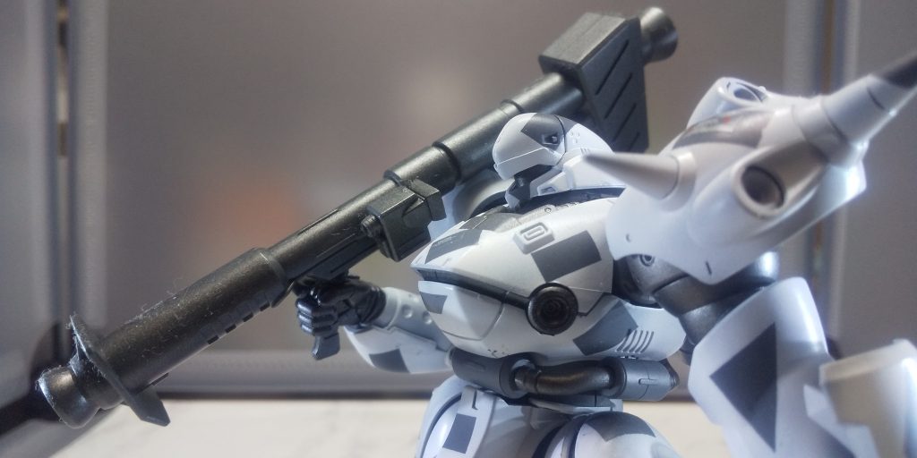 バズーカ。ジオン系にバズーカはよく似合う。と言うか連邦系にバズーカの印象が無い所為とも。