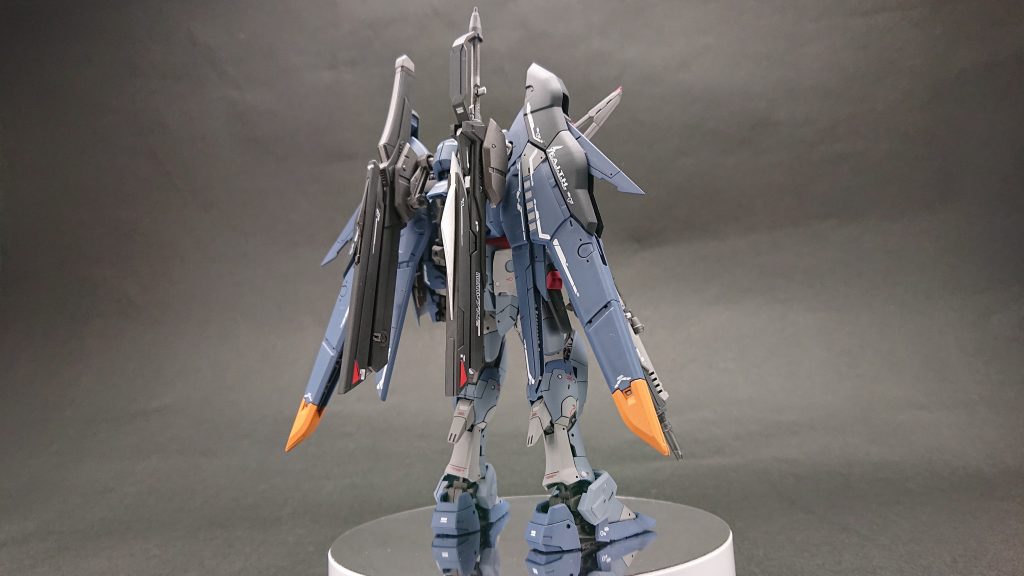 武装も現実的なカラーに