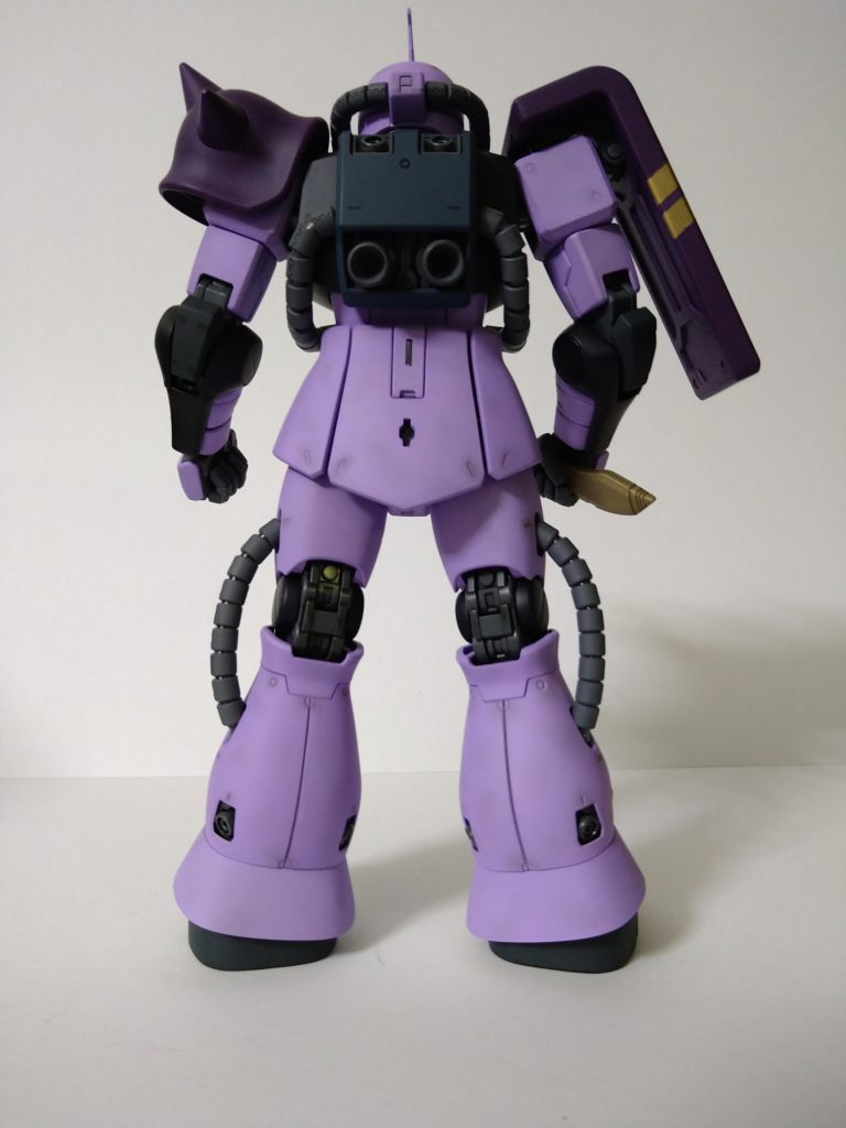 後。イセリナから『ああ、ガルマ様。素敵な髪の色。。』とか何とかノロケられて機体はバイオレットをベースに。ガルマの髪ってホントは青系なのに、私は薄紫のイメージなんですよね。不思議です。