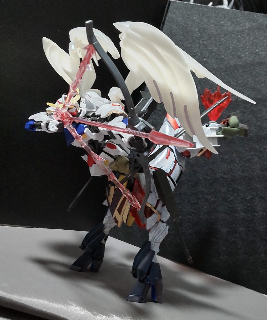 因みに、この形態でも逆立ちポーズが出来てしまう圧倒的バランス。マジでグレイズの脚は優秀です。