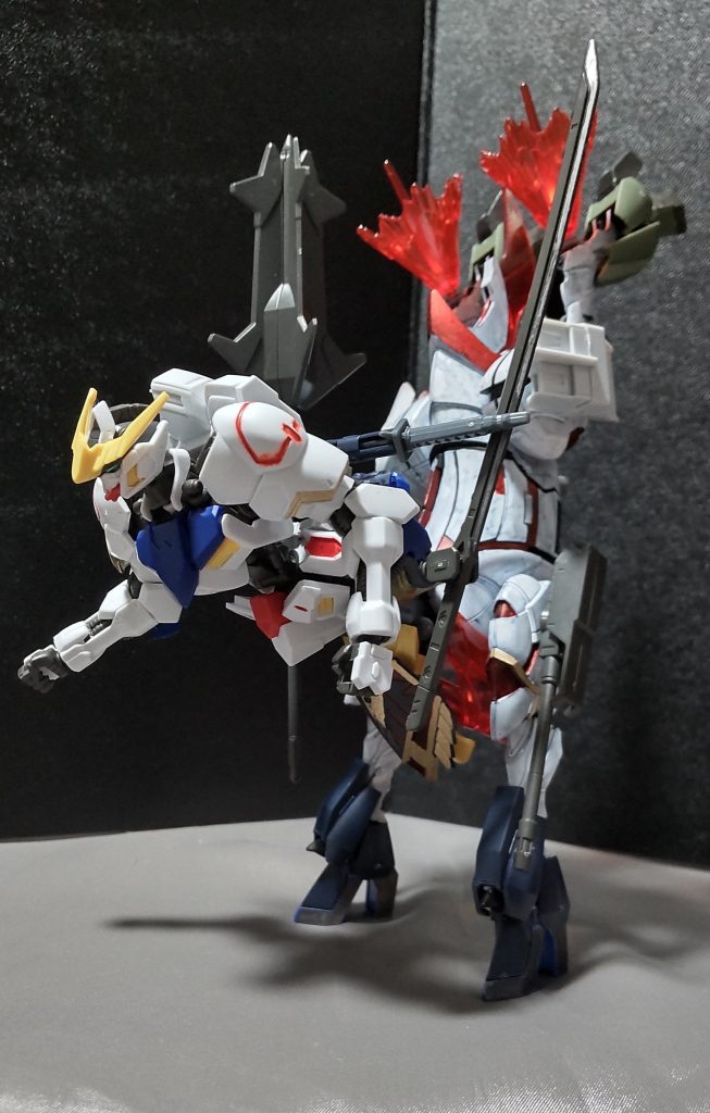 本家では真似できない芸当の一つ、スタンド無しでの逆立ちポーズは自慢してもいいくらいです。グレイズの脚は優秀、これに尽きる。※以前作ったUMA娘ケンタウルスモードも同じ事が出来ます。