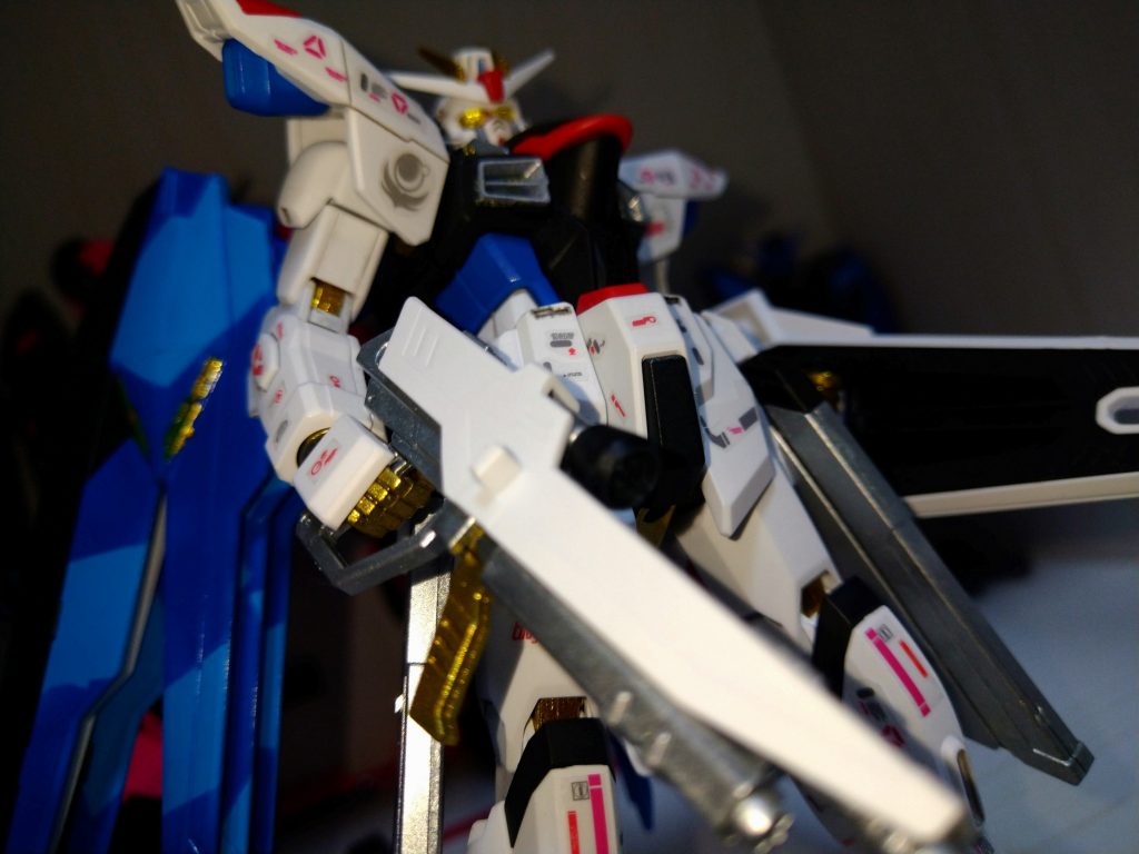 初めて三週間もかかったガンプラ–2枚目/制作者：Neo