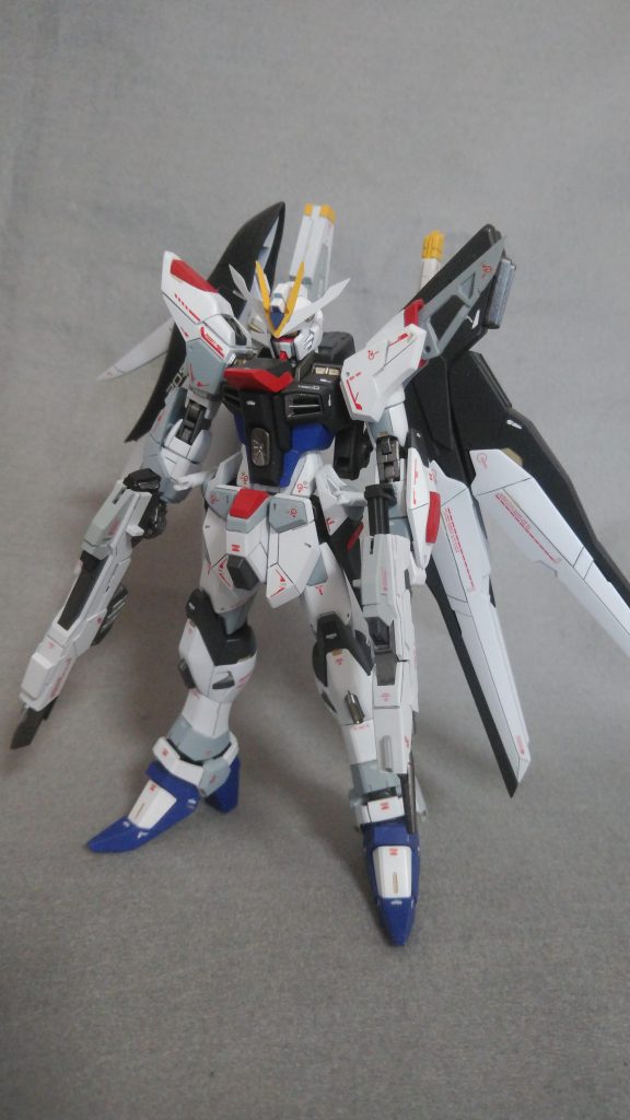 【エターナルフリーダム】まずはストフリから😊 各部位の延長とパネルラインの追加 足はプラ板、パテを使用してヒール状に変更