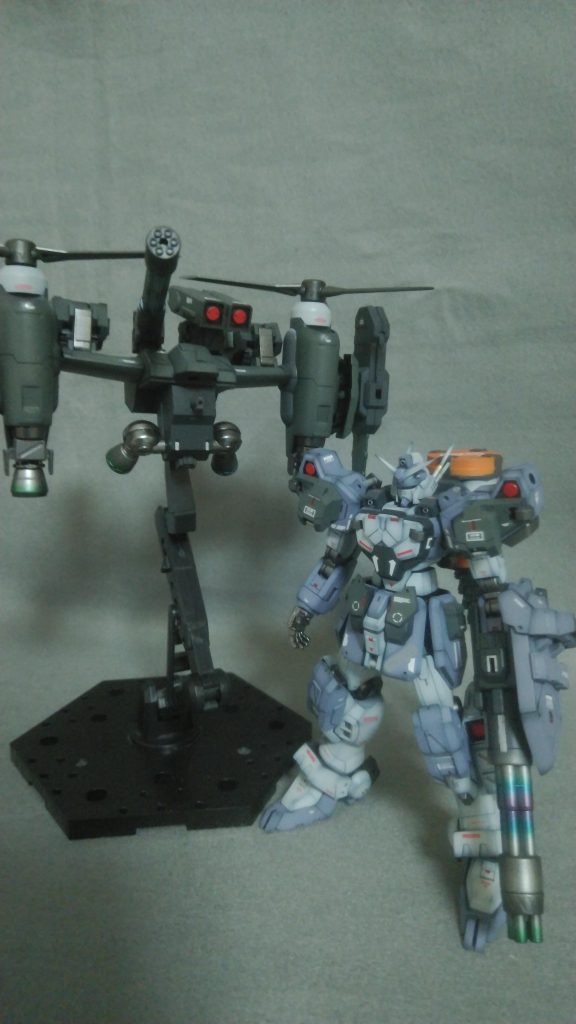 ヘビーアームズ本体のオプションパーツをティルトローターパックに取り付けることができます