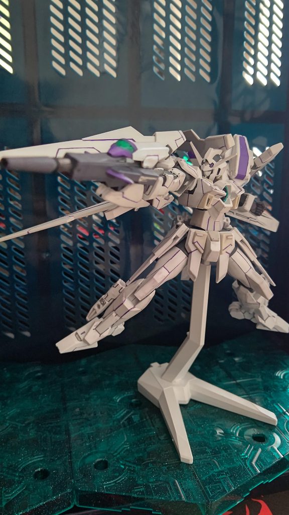 ハイパードッズライフル武装はあまり改良していません。ガンダムらしいシンプルな感じです