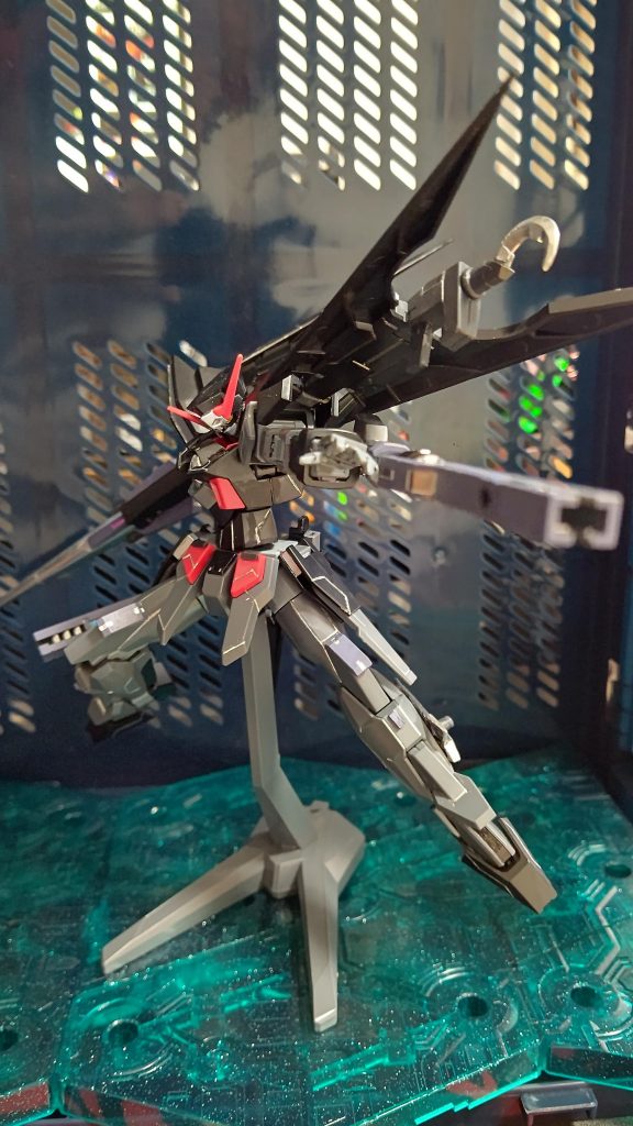 脚に装備しているバレルを取り付けロングバレルに変更、一応、遠距離にも対応できるようにとしてます。