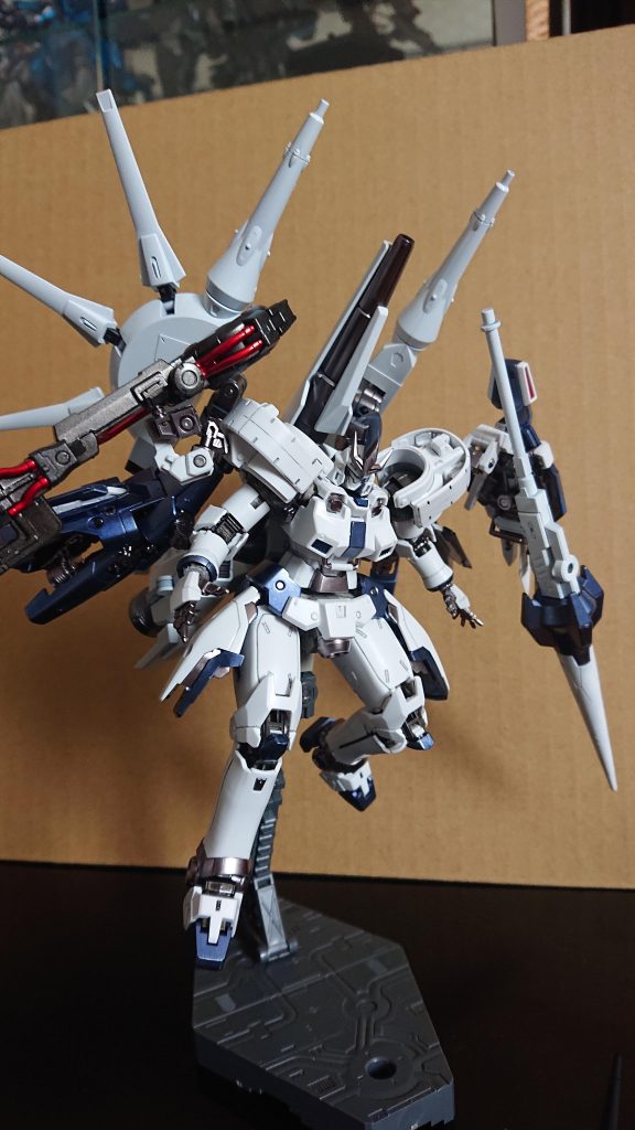 RGトールギス3、メガライドランチャー、レジェンドガンダムのミキシングです。